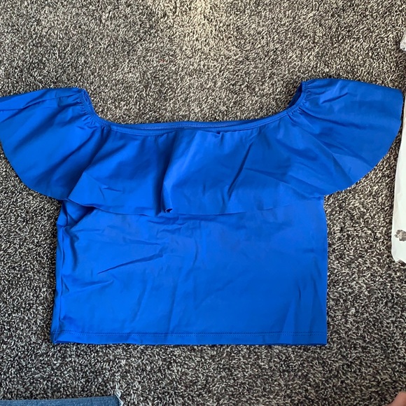 Kortni Jeane ruffled around top in True Blue - Picture 1 of 4